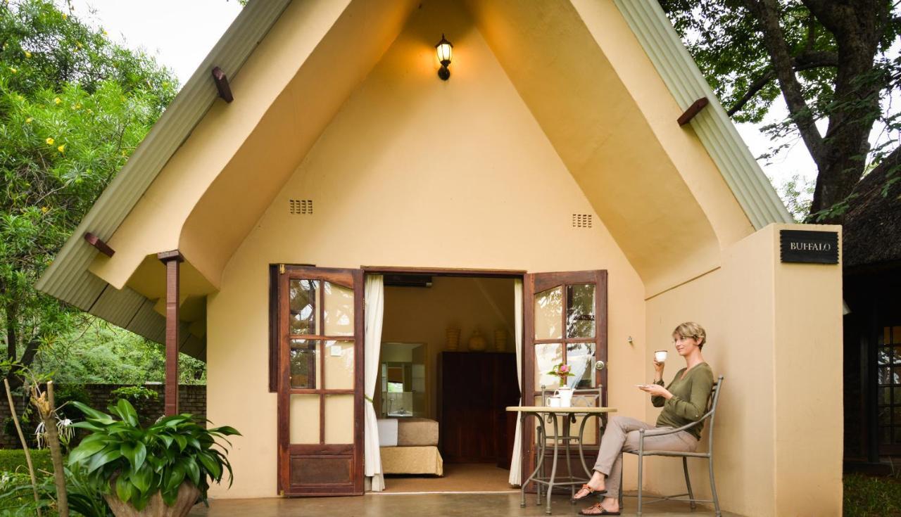 Ursula's Homestead Victoria Falls Exterior foto